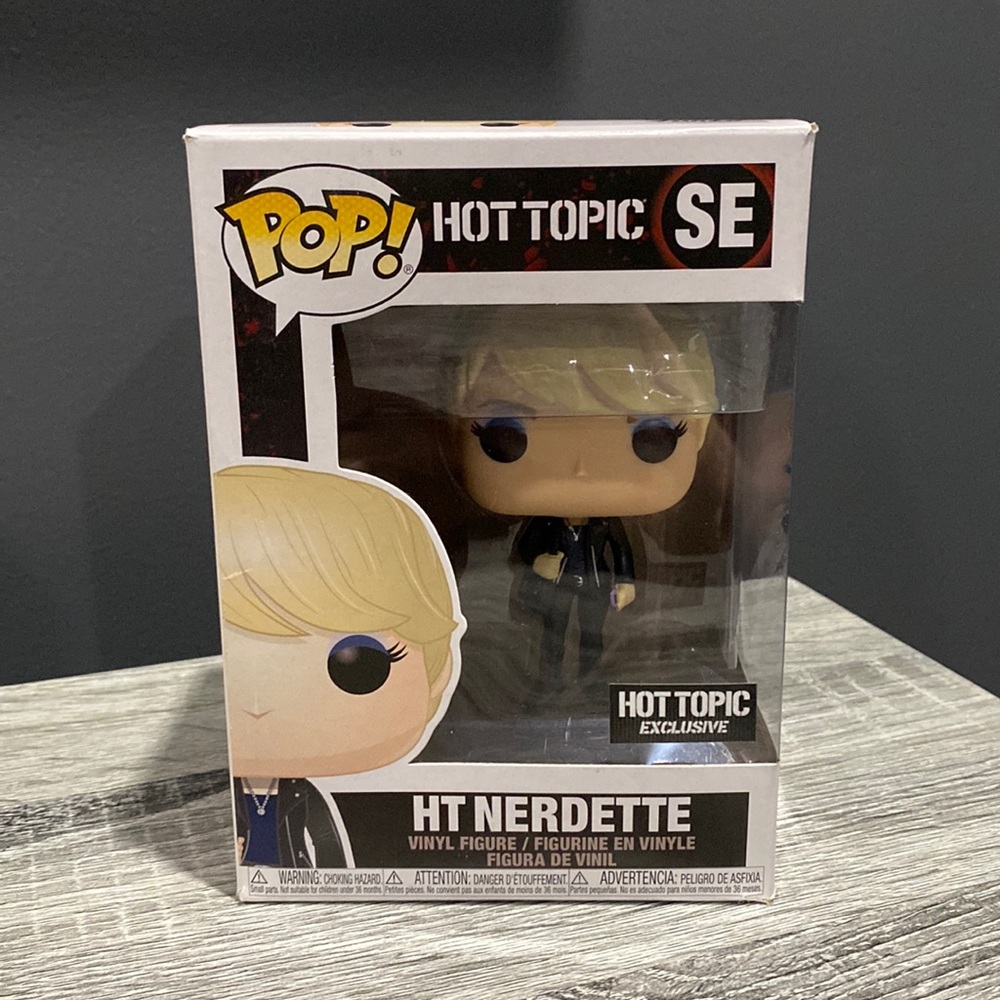 Funko Pop! | Hot Topic SE: HT Nerdette (2019) - Collectable Vinyl Figure